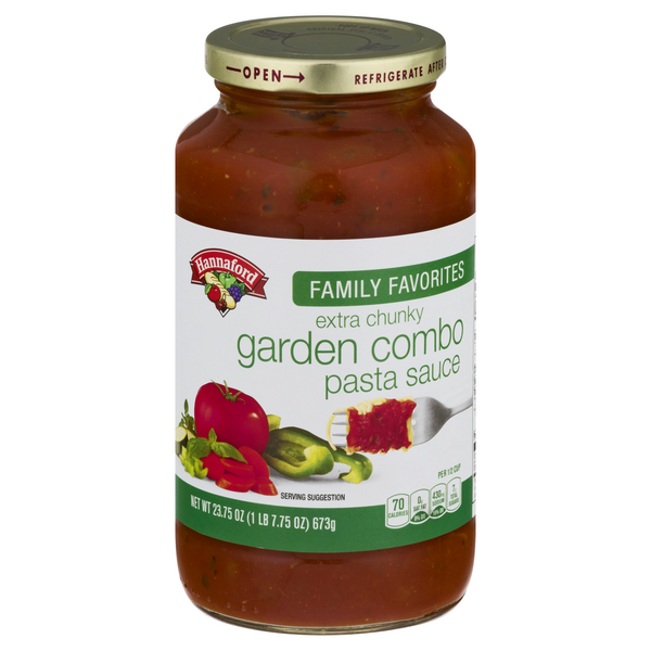 Hannaford Family Favorites Extra Chunky Garden Combo Pasta Sauce