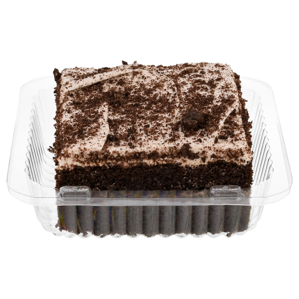 Giant Bakery Cookies & Cream Cake Slice