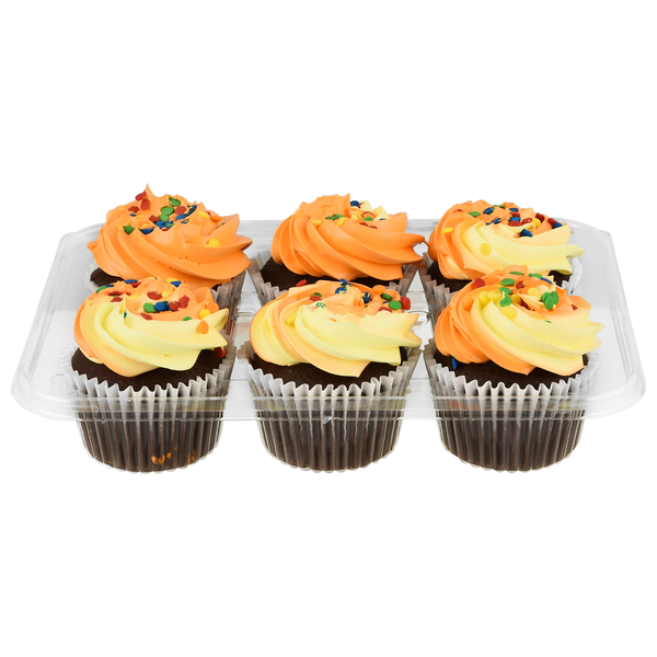 Hannaford Bakery Chocolate Cupcakes with Vanilla Creme Frosting - 6 ct